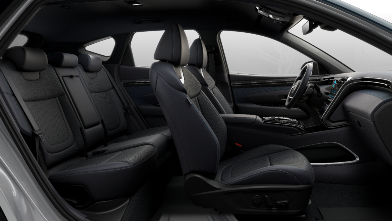 Všech pět sedadel uvnitř zcela nového kompaktního SUV Hyundai TUCSON Plug-in Hybrid.
